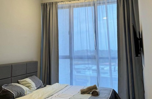 Bukit Indah Apartment | Cozy Sky Trees Bukit Indah Netflix and Amenities B06