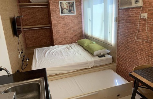 Bagong Pag-asa Condo | Cozy sky view big windows located heart of qc grass residences staycation
