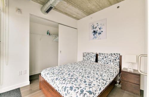 Downtown Winnipeg Apartment | Cozy Skyline Condo in Downtown, across Canada Life Centre