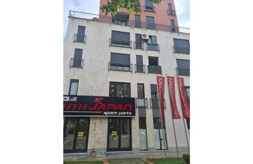 Tirana Condo | Cozy small apartment with Netflix and AC