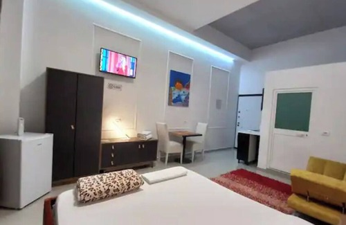 Tirana Condo | Cozy small apartment with Netflix and AC