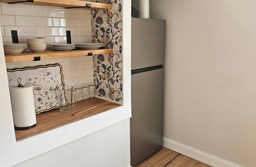 Mayville House | Cozy Small-Town Charmer