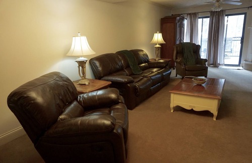 Gatlinburg Condo | Cozy Smoky Mountain Condo with Scenic Wrap Around Balcony Rare Corner Unit!.
