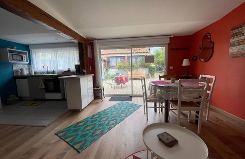 La Ferte-Saint-Aubin Cottage | Cozy Solognot cottage in the heart of La Ferté St Aubin with office/playroom.