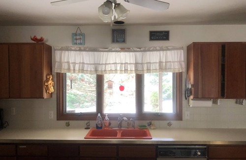 Glenn Haven Shores House | Cozy South Haven Cottage with Private Beach Access