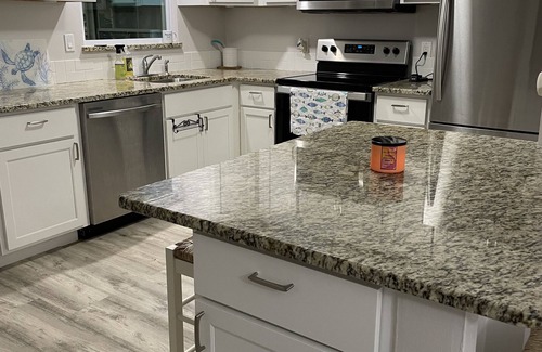 South Venice House | Cozy South Venice Coastal Getaway – 10 Minutes from sandy beaches