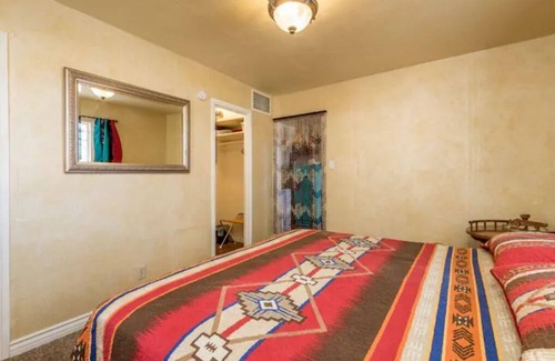 Kingman Apartment | 🌵Cozy Southwestern Apt near Route 66🌵