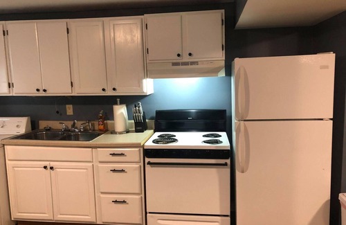 Waynesboro Apartment | Cozy Space in Downtown Waynesboro Close to Parkway, BR Tunnel, 151