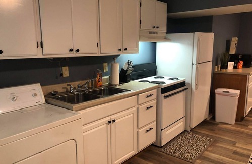 Waynesboro Apartment | Cozy Space in Downtown Waynesboro Close to Parkway, BR Tunnel, 151