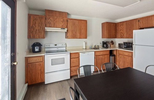 Columbia Falls House | Cozy Space Near Glacier Park & 24/7 Grocery Store