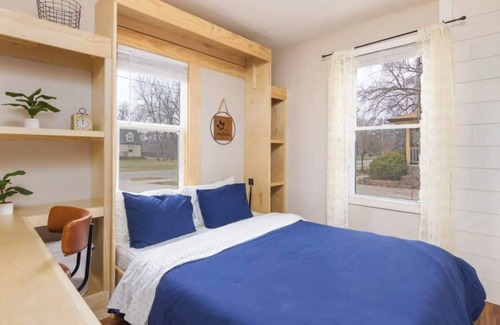 Johnston House | Cozy & Spacious 1 BR Home