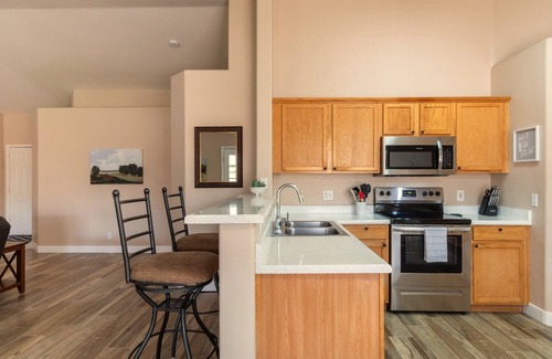 Gateway Ranch House | Cozy & Spacious 3BR Pet Friendly Single-Story Big Backyard near SanTan Mall