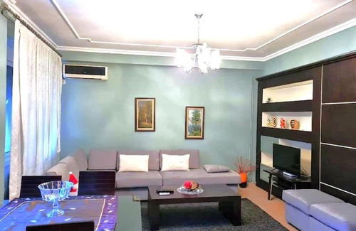 Blloku Apartment | Cozy & Spacious Apt - City Centre Wilson Square
