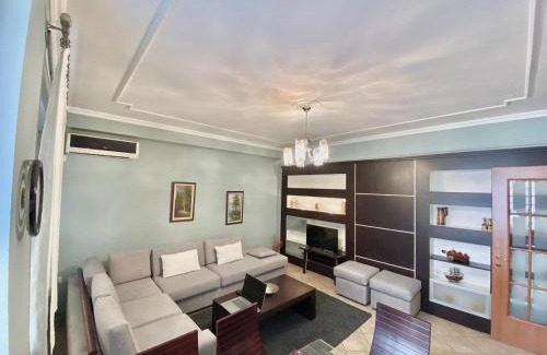 Blloku Apartment | Cozy & Spacious Apt - City Centre Wilson Square