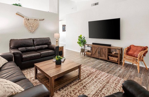 Castlegate House | Cozy, Spacious, Charming, Convenient, Family - King - Billiard -