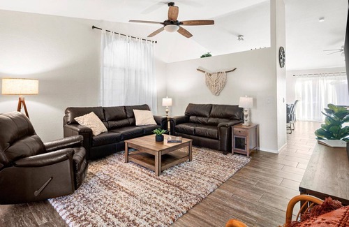 Castlegate House | Cozy, Spacious, Charming, Convenient, Family - King - Billiard -