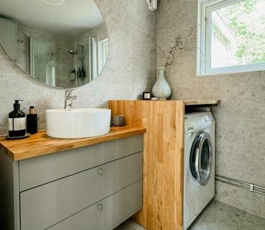 Brastad House | Cozy Spacious Cottage By Water And Nature