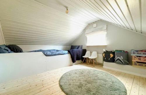 Brastad House | Cozy Spacious Cottage By Water And Nature