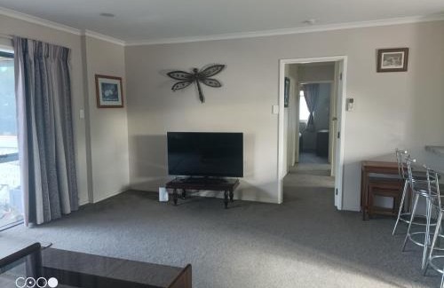 Westshore House | Cozy spacious estuary view three bedroom townhouse