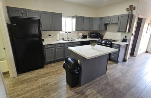Queen Creek House | Cozy spacious modern guest house in charming Queen Creek with AC & WiFi