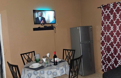 Spanish Town Zone Apartment | Cozy Spanish Town Hide-Away