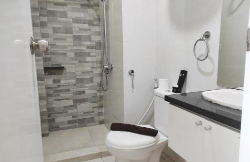 Panakkukang Apartment | Cozy Stay and Homey 2BR Vida View Apartment By Travelio