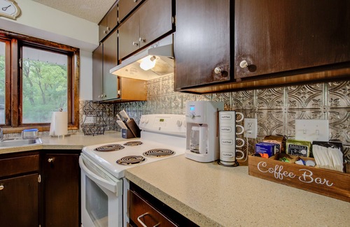 Manhattan House | Cozy Stay at The Greenwood!