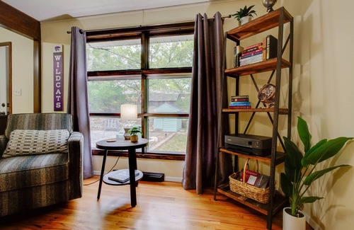 Manhattan House | Cozy Stay at The Greenwood!
