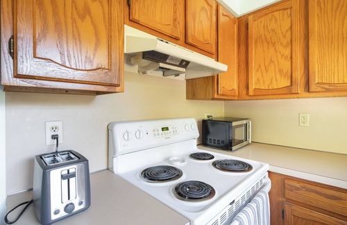 South Deerfield Apartment | Cozy Stay in South Deerfield