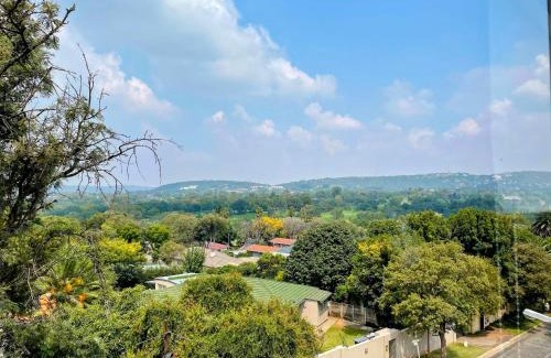 Greater Johannesburg Metropolitan Area Apartment | Cozy Stay - Near Golden Acres & Sandringham Gardens