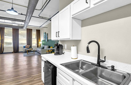 Mission Apartment | Cozy Stay Power Light Area Pool w Free Parking