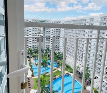 Barangay 76 Apartment | Cozy Staycation near NAIA and MOA by Aiza