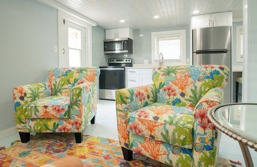 Northeast Virginia Beach House | COZY,STEPS AWAY FROM POOL and BEACH