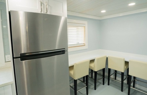 Northeast Virginia Beach House | COZY,STEPS AWAY FROM POOL and BEACH
