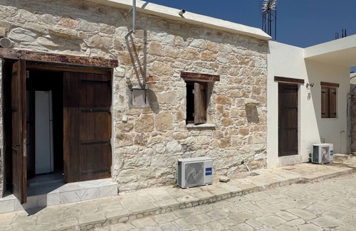 Marathounta Apartment | Cozy Stone house with 1 bedroom