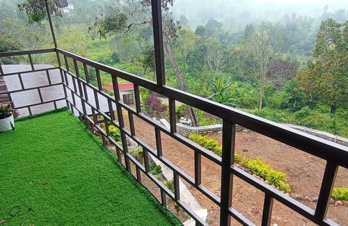 Kodaikanal Villa | Cozy stone retreat on Hill top. Pet friendly @ Kombai PALLANGI, KODAIKANAL
