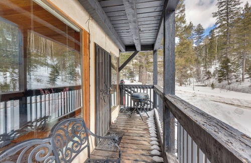 Taos Ski Valley Apartment | Cozy Streamside Studio - 2 Mi to Taos Ski Resort!