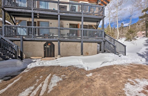 Taos Ski Valley Apartment | Cozy Streamside Studio - 2 Mi to Taos Ski Resort!