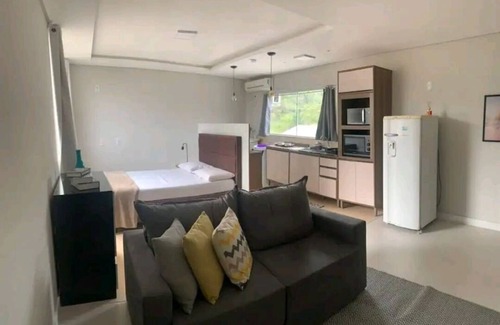 Governador Celso Ramos Apartment | Cozy Studio 250 meters from the sea!