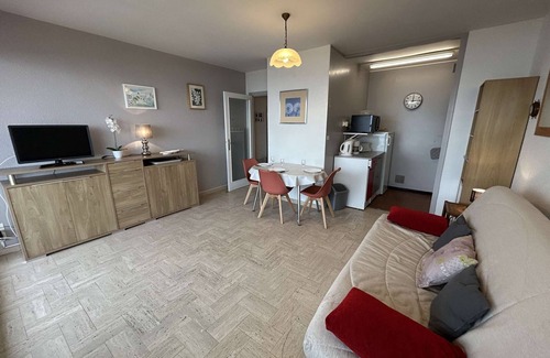 Vendee Apartment | Cozy studio with ocean view and private garage, Saint-Hilaire-de-Riez