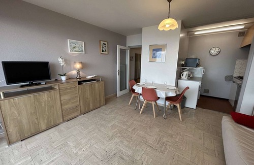 Vendee Apartment | Cozy studio with ocean view and private garage, Saint-Hilaire-de-Riez
