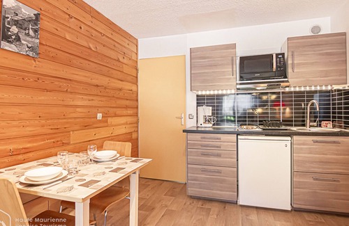 Aussois Apartment | Cozy studio 21m² with southeast balcony, pets allowed
