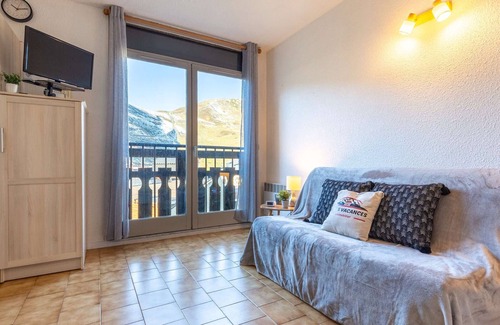 Pla d'Adet Apartment | Cozy studio at the slopes with ski storage and parking, no pets allowed