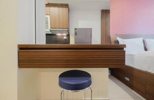 Pekayon Jaya Apartment | Cozy Studio Apartment at Grand Kamala Lagoon By Travelio
