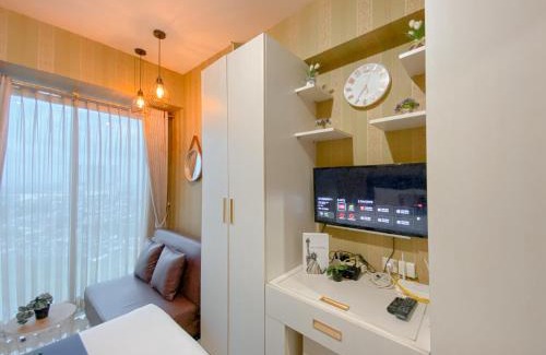 Bekasi Barat Apartment | Cozy Studio Apartment Grand Kamala Lagoon By Travelio