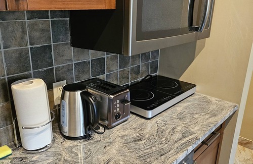 Canmore Apartment | Cozy Studio Apartment in award-winning Falcon Crest Lodge Canmore/Banff