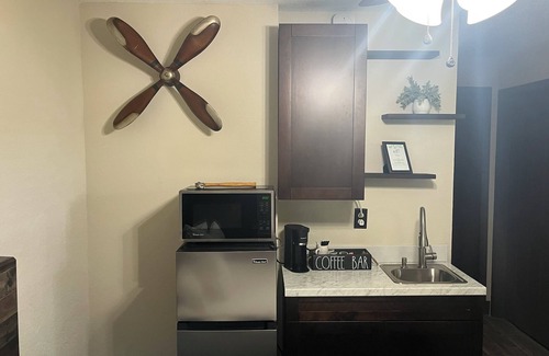 Hialeah Apartment | Cozy studio apartment with private entrance and patio near MIA intl. airport