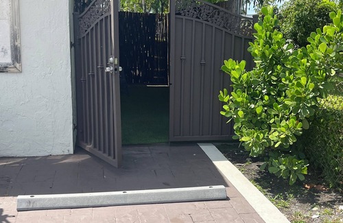 Hialeah Apartment | Cozy studio apartment with private entrance and patio near MIA intl. airport