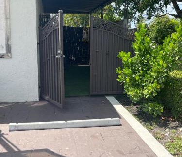 Hialeah House | cozy studio apartment with private entrance and patio