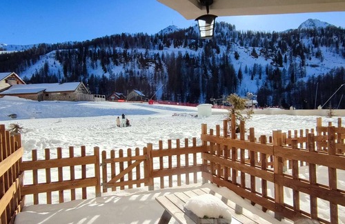 Isola Apartment | Cozy studio at the foot of the slopes with terrace